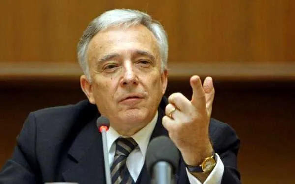 Guvernator pe viață. Isărescu vrea neapărat să intre în istorie. Pregătit pentru încă 5 ani în fruntea BNR