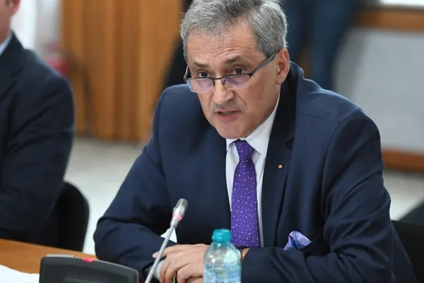 Primii prefecți concediați de Guvernul Orban