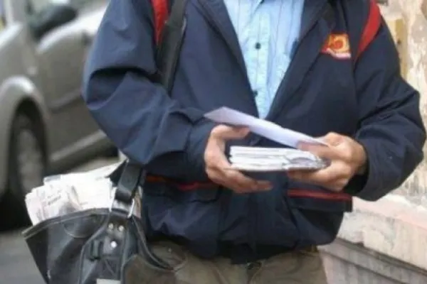 Poștașul care a furat banii de pensii și i-a jucat la păcănele, trimis în judecată - 90 de mii de lei au fost pierduți