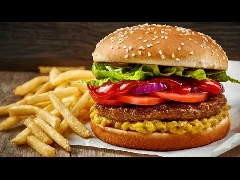 ANPC intră în rețetar. Modificări importante pentru fast food-uri și restaurante