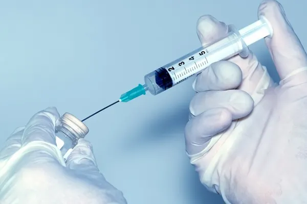 Alertă la granița cu Ucraina. MAE recomandă românilor să se vaccineze