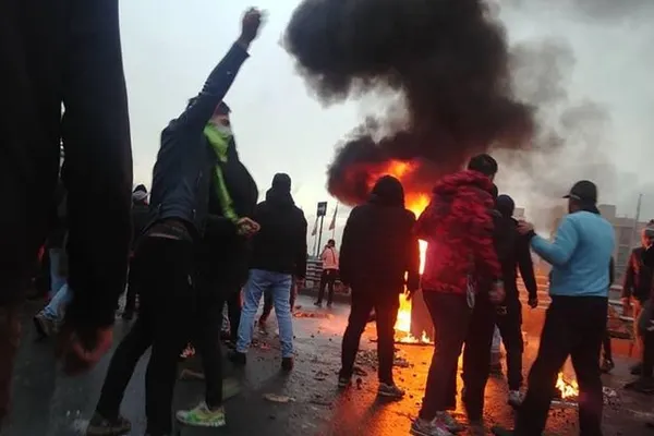 Amnesty Internațional: Cel puțin 100 de morți în protestele din Iran