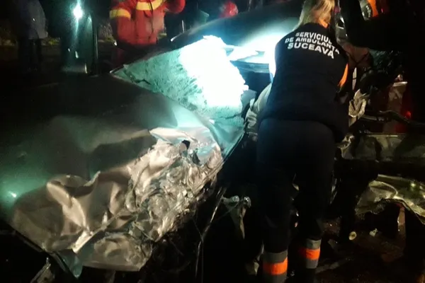 VIDEO Accident cumplit în Suceava. 6 persoane sunt rănite, printre care și 2 minori