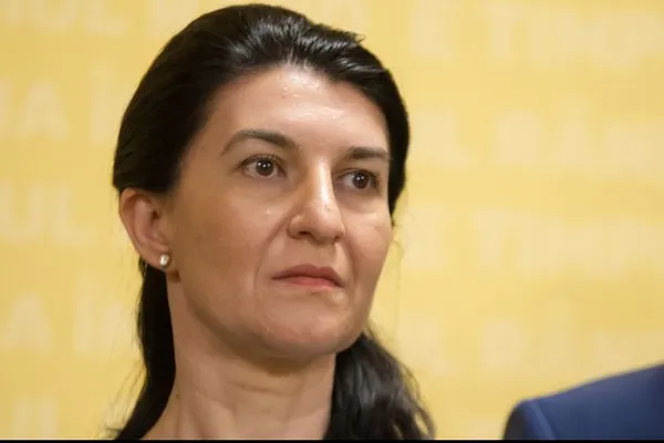 Ministrul Muncii, după o vizită la Casa de Pensii: ”Oamenii sunt tratați cu aroganță”
