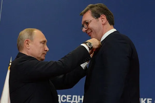 Serbia se îndepărtează de NATO, dar se apropie de Rusia