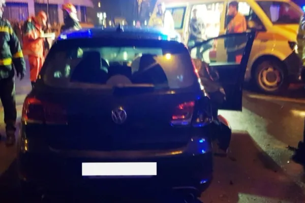 GRAV accident rutier, la Slatina. Un tânăr a ajuns la spital – FOTO