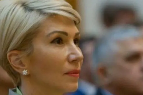 Raluca Turcan: "Dacă Opoziția crede că greșim, depune moțiune cenzură și Guvernul poate pleca"