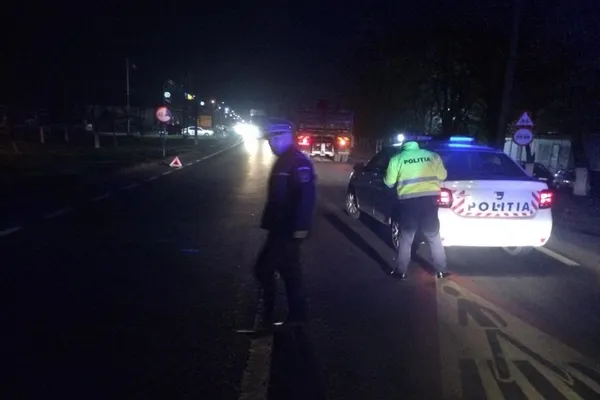 Accident grav în județul Arad: o fetiță de 13 ani, accidentată grav. Circulația pe DN7, blocată complet