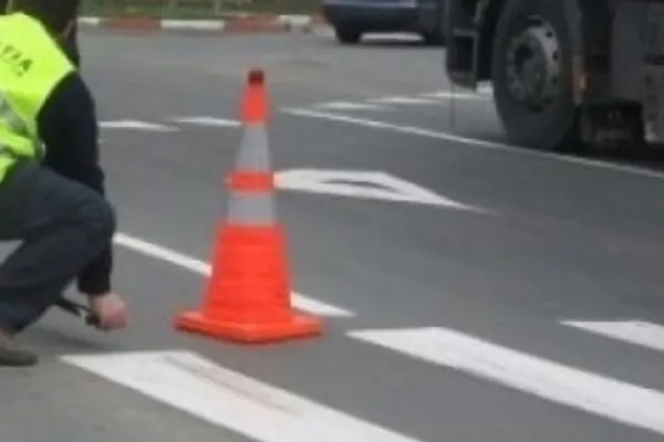 Mamă și copil, loviți în plin pe o trecere de pietoni din Piatra Neamț