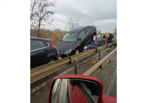 Accidente în lanț, în Brăila. Imagini spectaculoase