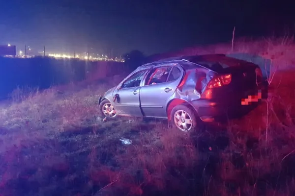 Accident spectaculos la Cluj! O tânără de 19 ani s-a rostogolit de mai multe ori cu maşina