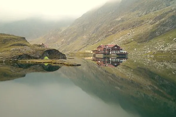 Panică pe munte după ce o turistă străină s-a accidentat la Bâlea Lac! Au intervenit salvamontiștii