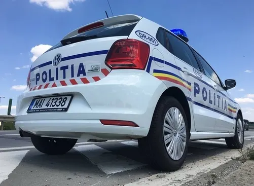 Urmărire ca în filme, în Dolj! Șofer oprit cu focuri de armă de polițiști. Ce făcuse tânărul