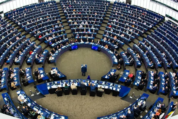 Parlamentul European cere măsuri mai dure pentru statul de drept privind corupția, justiția și presa: 93% dintre recomandările UE sunt ignorate de statele membre