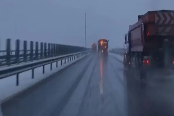 Risc de acvaplanare pe A3! Polițiștii le recomandă șoferilor să circule cu foarte mare atenție