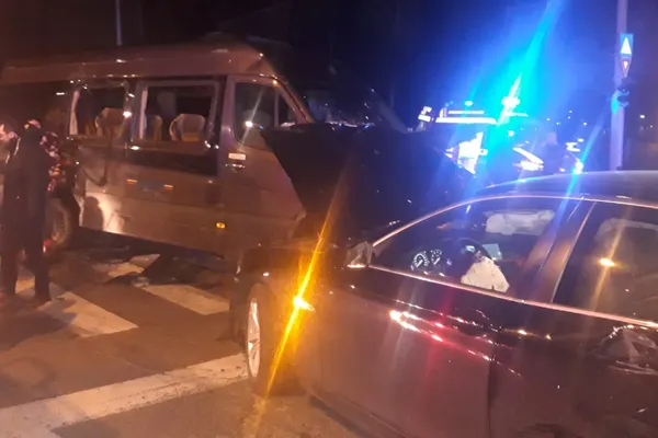 Dezvăluiri după accidentul din Calea Plevnei: pacientul din ambulanţă era în stop cardio-respirator
