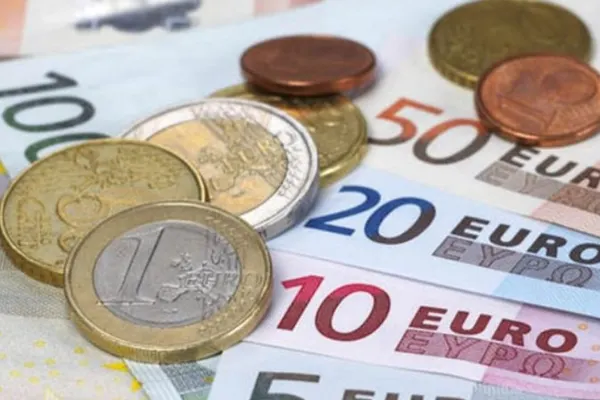 Comisia Europeană se implică în stabilirea salariilor minime în Uniunea Europeană
