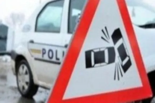 O ambulanţă a Spitalului de Psihiatrie a lovit trei pietoni