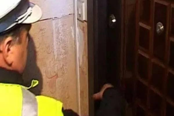 Schimbare! Amenzi aspre pentru scandalagiii din blocuri, iar polițiștii pot intra în apartament fără acordul proprietarului
