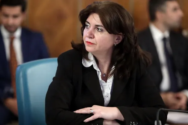 Monica Anisie, la Realitatea PLUS: ”În momentul acesta nu luăm în calcul înghețarea anului școlar”
