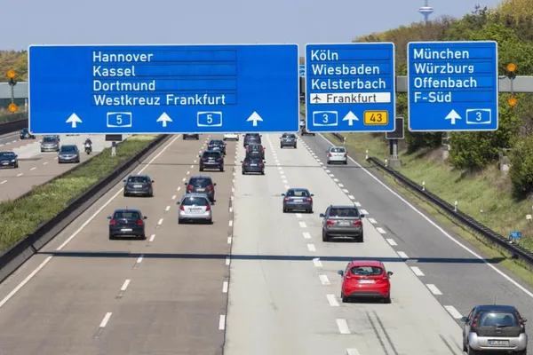 Limită de viteză pe autostrăzile din Germania?