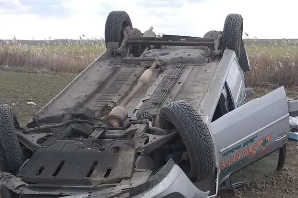 Accident spectaculos, în Brăila: rănit grav, după ce s-a răsturnat cu mașina