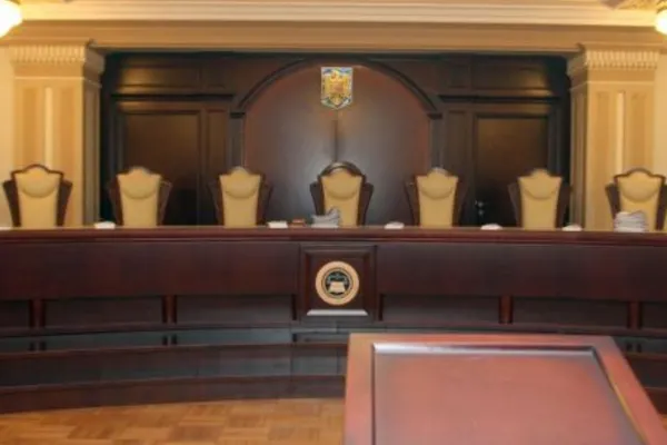 CCR: Eliminarea pensiilor SPECIALE ale magistraţilor nu este constituțională
