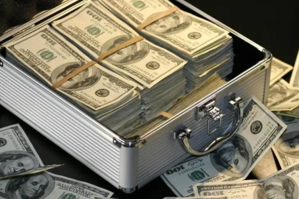 Investitorii se îndreaptă spre aur şi dolari, din cauza coronavirusului