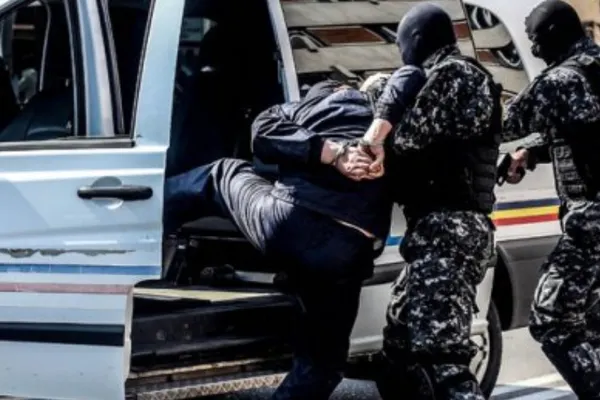 Polițiști cu parfum de ȘPAGĂ: cum au împărțit banii - Contrabandă cu parfumuri de lux, dată în anchetă! Prejudiciul se ridică la 25 de milioane de euro