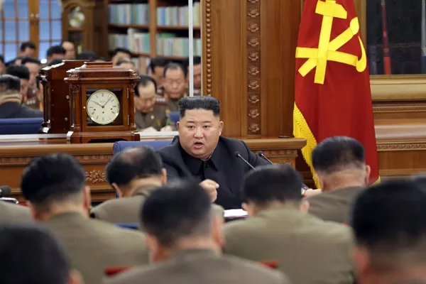 VIDEO Cum arată Kim Jong-un, după săptămâni de speculații privind starea de sănătate