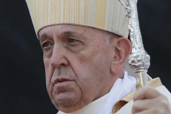 Papa Francisc, donație de materiale sanitare pentru cel mai mare focar de infecție cu noul coronavirus din România