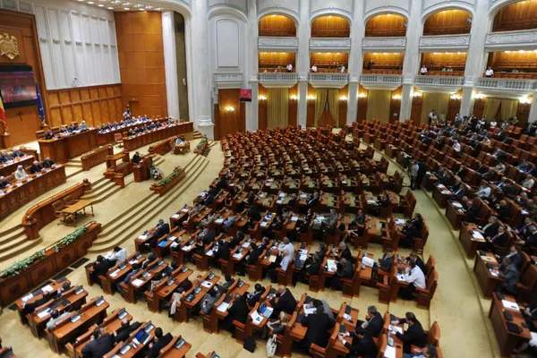 Moţiunea de cenzură împotriva Guvernului Orban va fi citită, astăzi, în Parlament