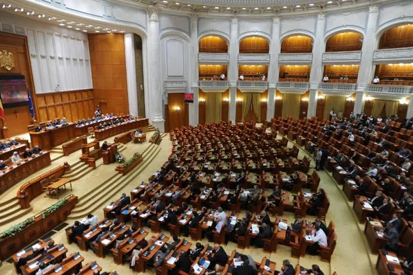 USR susține că eliminarea pensiilor speciale se poate "împotmoli" la CCR