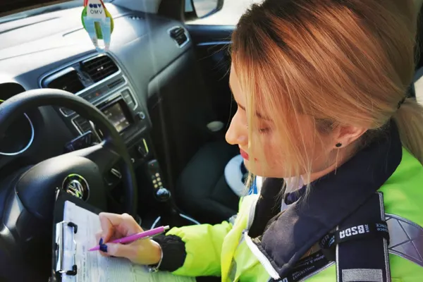Sancțiuni în rafală pentru șoferii din București. Polițiștii au dat amenzi de aproape 30.000 lei