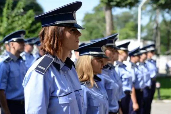 Marcel Vela a anunțat că zeci de mii de polițiști vor avea salariile mai mari