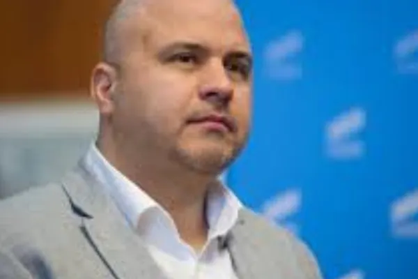 Emanuel Ungureanu: "Sunt convins că se negociază cu PSD - PNL-ului îi este mai simplu un guvern susținut din umbră de PSD"