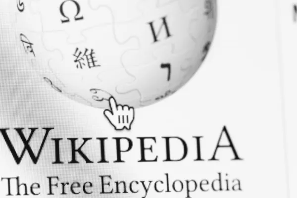 Moscova vrea să blocheze Wikipedia din cauza articolului despre invazia rusă a Ucrainei