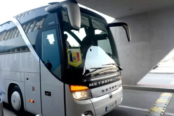 Autocar cu 21 de români întorși din Italia, băgat în carantină în vama Giurgiu