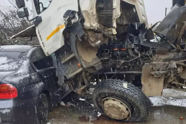 Accident în lanț, pe DN 7, în Arad: două victime