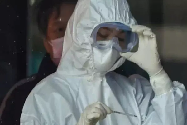 Chinezi întorşi din zona de focar a coronavirusului din China, ajunși în România