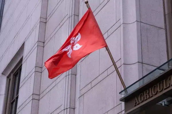74 de arestări la protestele din Hong Kong