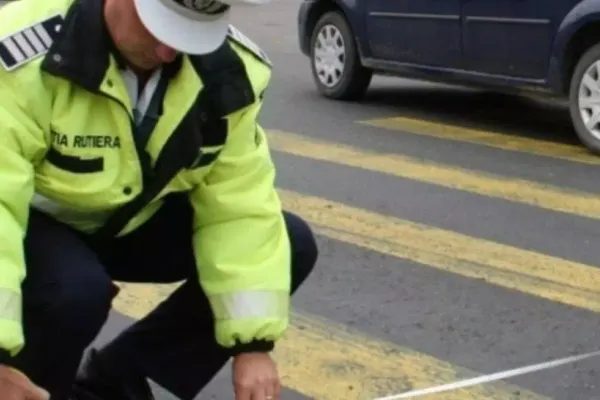 Un șofer a lovit un tânăr chiar pe trecerea de pietoni. Cei doi s-au certat cu privire la acordarea de prioritate