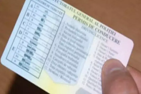 Fără permis, s-a dat altcineva în fața polițiștilor
