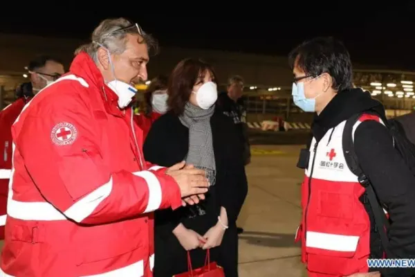 China dă dovadă de solidaritate și trimite în Italia experţi în coronavirus, aparatură medicală şi materiale de protecţie