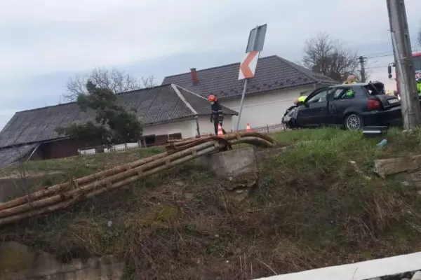 Tragedie în Bistrița: Un copil de 5 ani a murit după ce tatăl său s-a urcat băut la volan și a făcut accident
