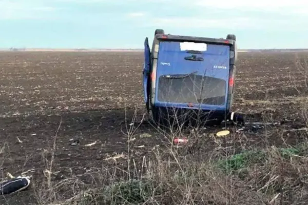 Accident grav, în jud. Călărași. Un microbuz plin cu pasageri s-a răsturnat: 8 victime