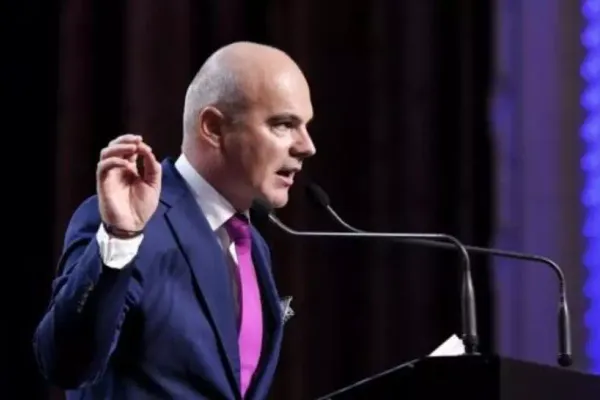 Rareș Bogdan, înainte de negocierile cu PSD: „Nu este concurs de populism. Creștem PENSII și alocații în funcție de buget”