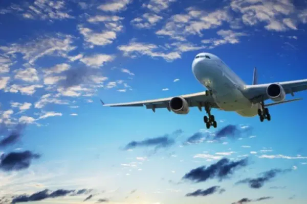 VIDEO/ Scandal într-un avion din Germania. Motivul pentru care o româncă a fost dată jos din aeronavă