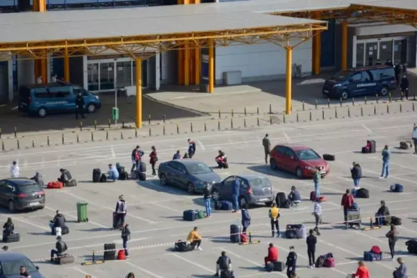 Dosar penal pentru o femeie din Suceava, care a încercat să plece la muncă în Germania, nerespectând restricțiile de carantină
