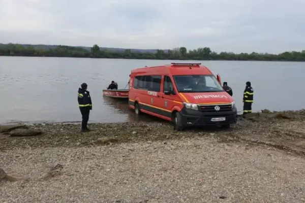 Tragedie pe Dunăre: Trupurile a încă 4 migranți, scoase de pompieri. În total, șase cadavre recuperate